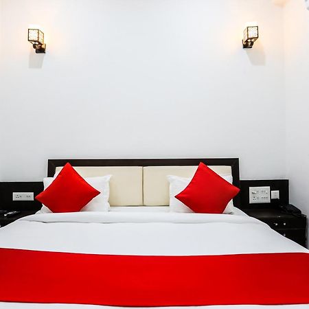 Oyo Hotel New Geetanjali Near Gautam Buddha Park Лакхнау Екстер'єр фото