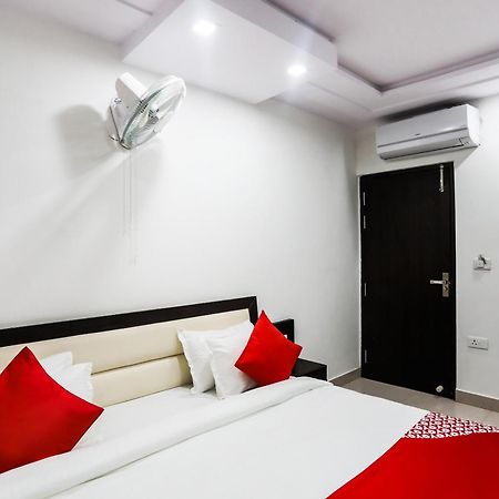 Oyo Hotel New Geetanjali Near Gautam Buddha Park Лакхнау Екстер'єр фото