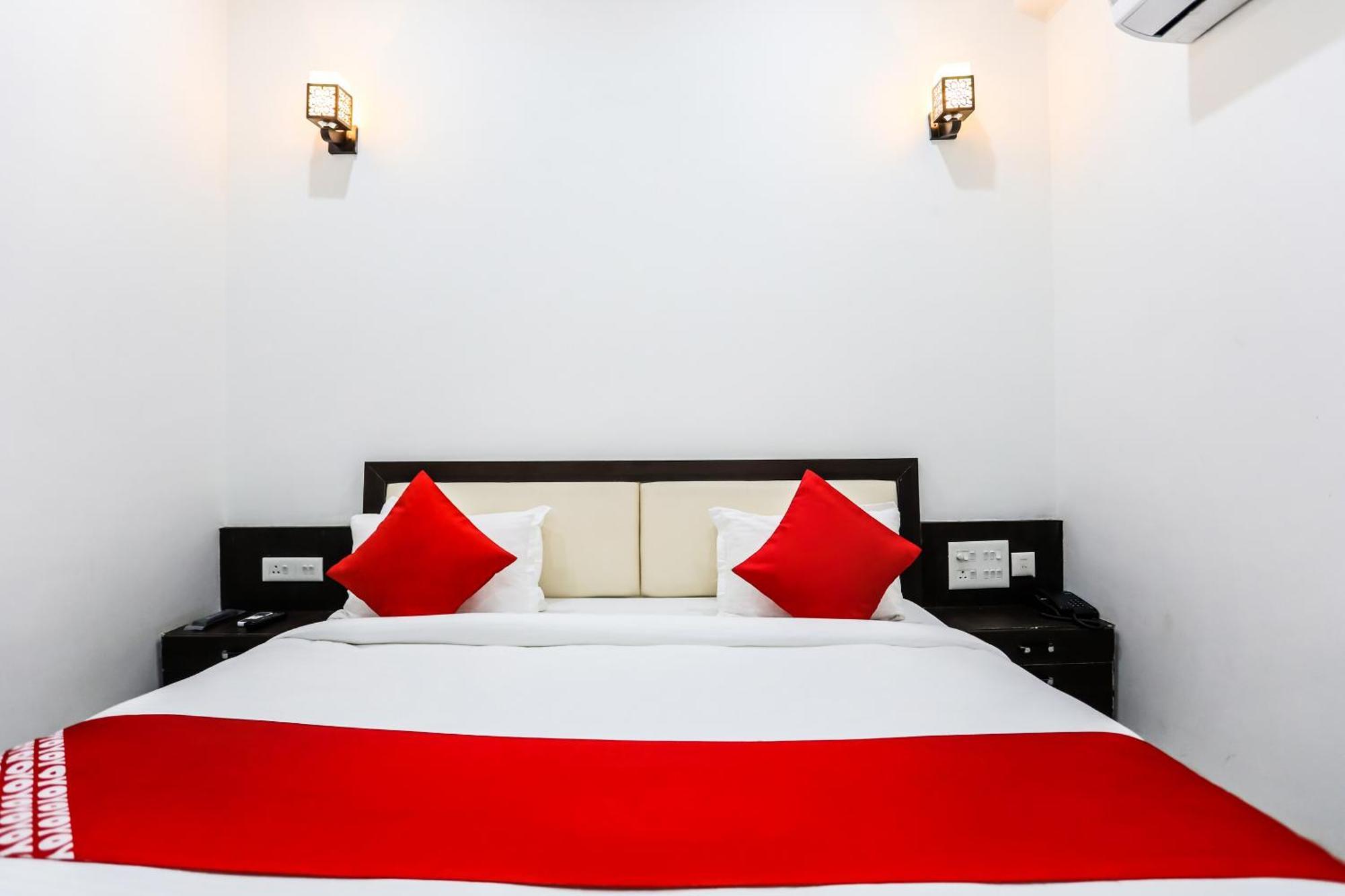 Oyo Hotel New Geetanjali Near Gautam Buddha Park Лакхнау Екстер'єр фото