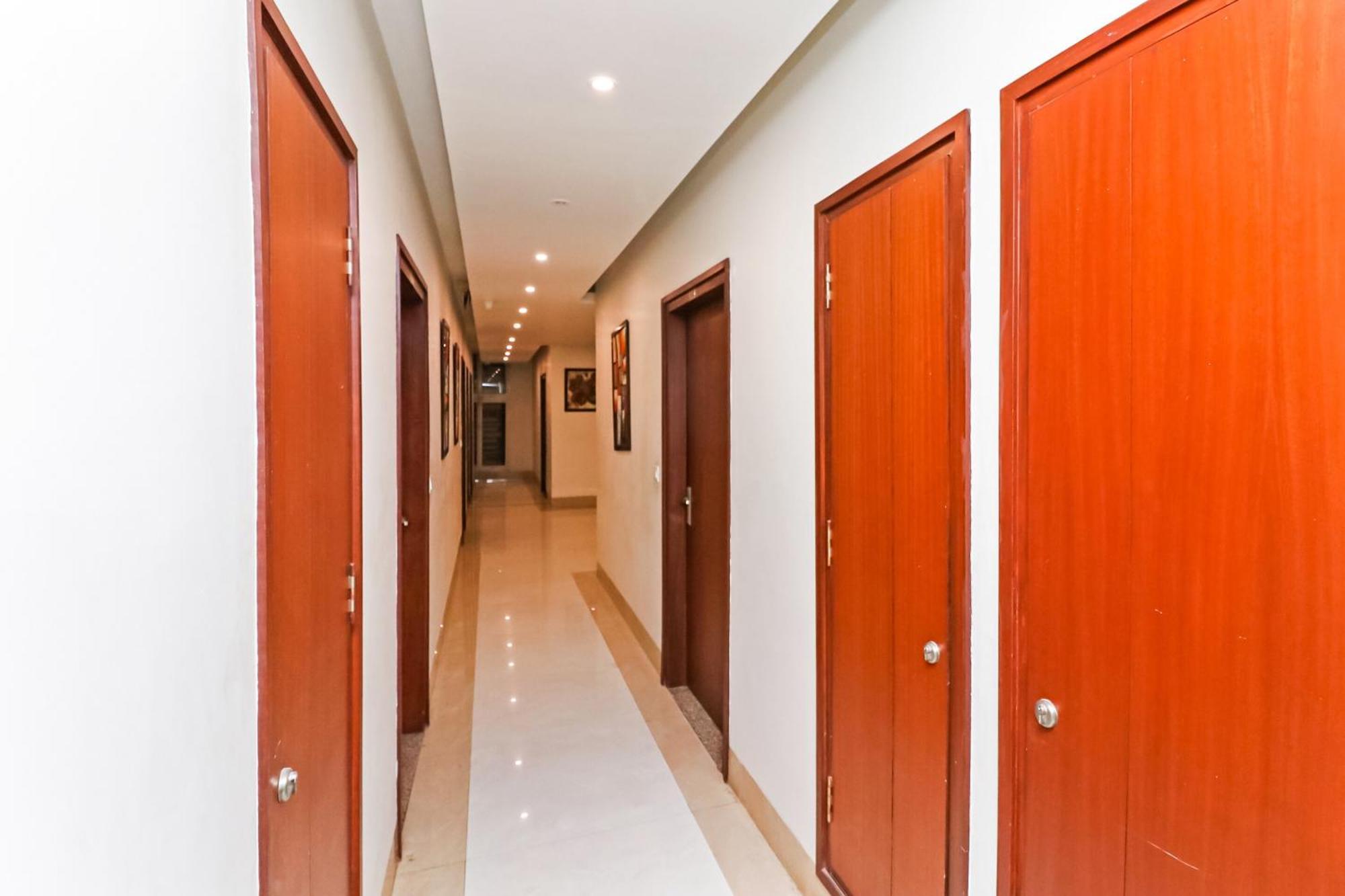 Oyo Hotel New Geetanjali Near Gautam Buddha Park Лакхнау Екстер'єр фото