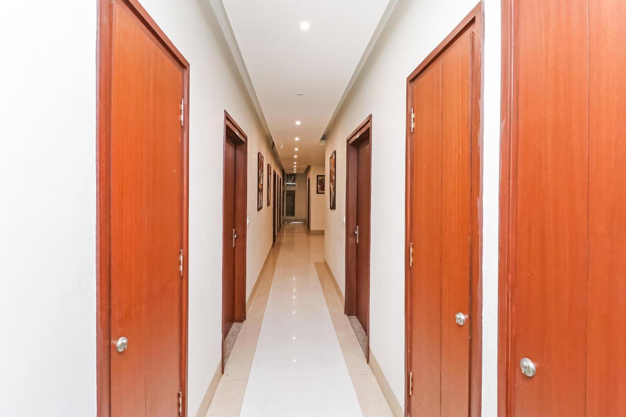 Oyo Hotel New Geetanjali Near Gautam Buddha Park Лакхнау Екстер'єр фото